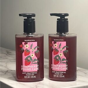 Bath & Body Works Anti Bacterial Full Size Hand Sanitizer Strawberry Pound Cake